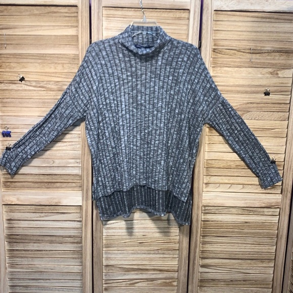 American Eagle Gray White Heathered Sweater Turtleneck Hi Low M - Picture 1 of 8